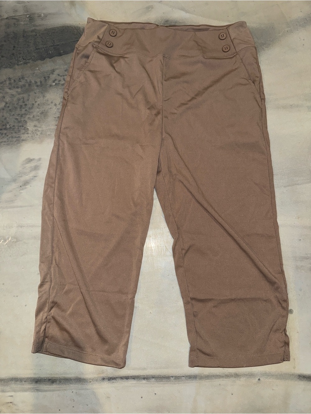 Women’s High-Waist Stretch Capri Pants with Decorative Button Detail (Size XL)